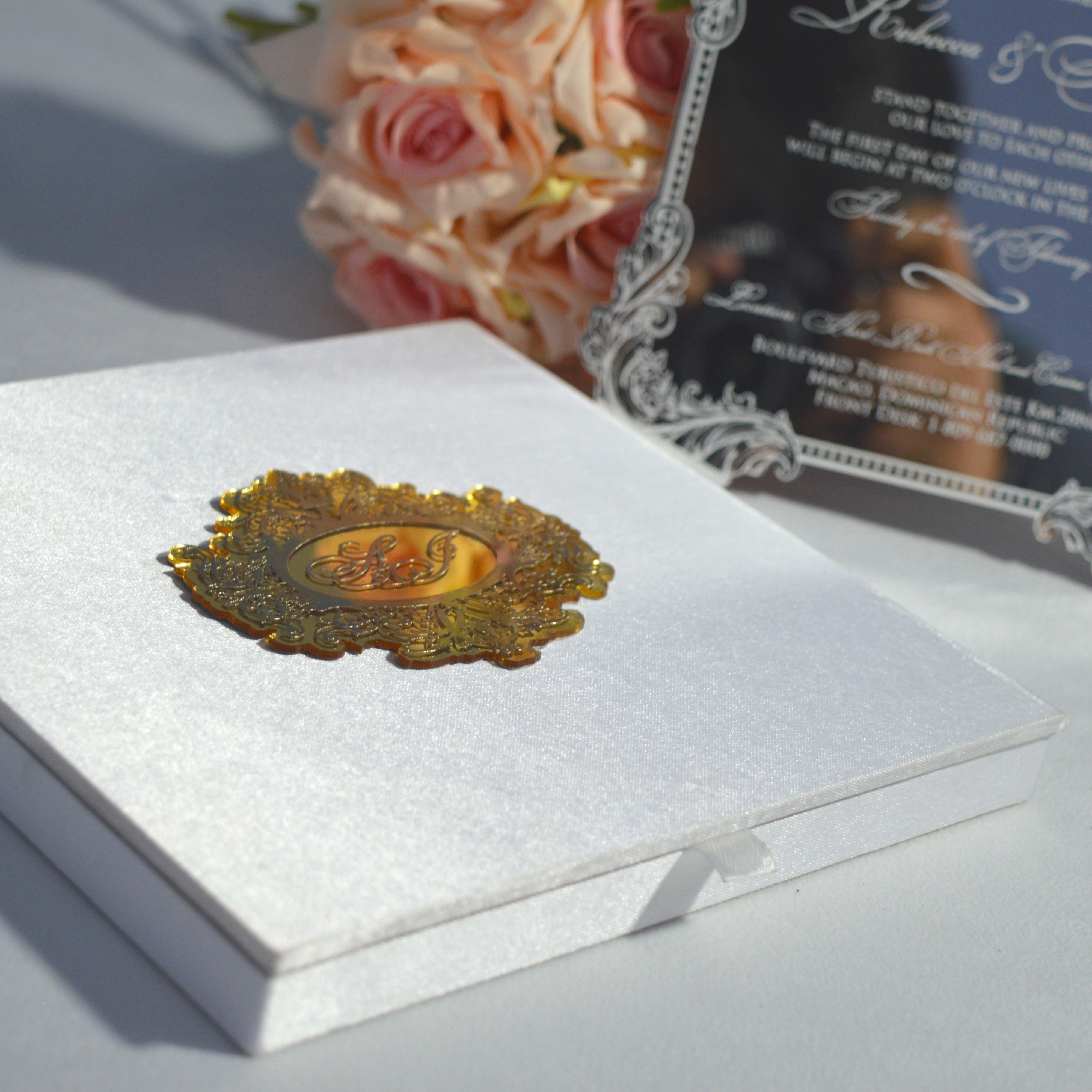 Beautiful White Silk Wedding Invitation Box with Mirror Acrylic Invite