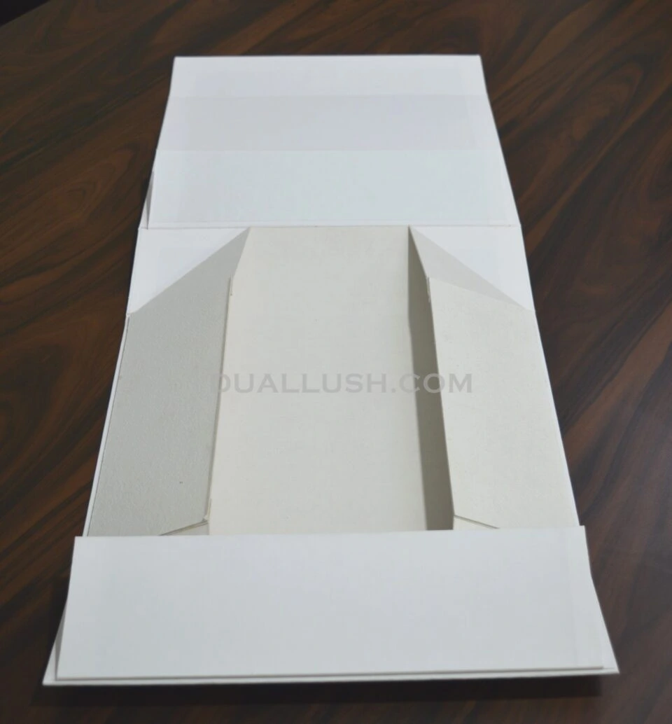 White Collapsible Gift Packaging Box Magnetic Flap Packing Box (1)
