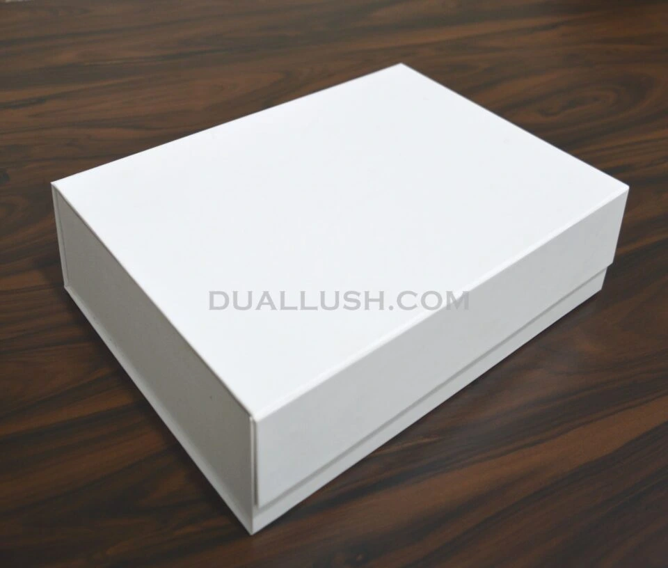 White Collapsible Gift Packaging Box: Magnetic Flap Packing Box