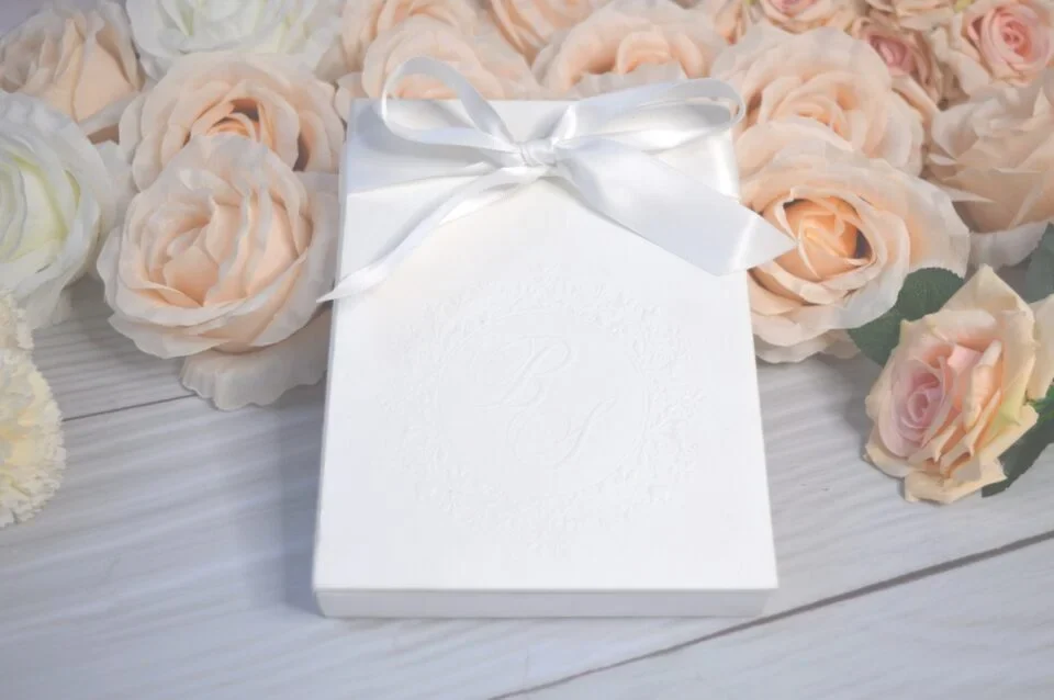 Elegant White Wedding Invitation Box with Acrylic Invite (1)