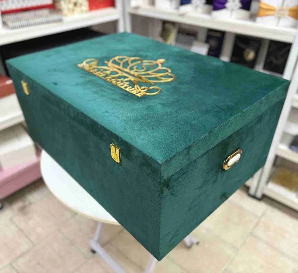 Emerald Green Velvet Bridal Lehenga Box with Gold Mirror Monogram (4)