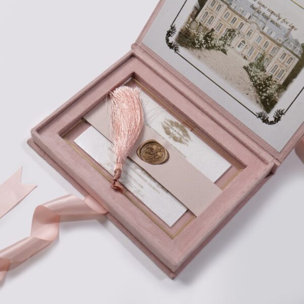 Custom Wedding Invitations vs Ready-Made: Complete Guide